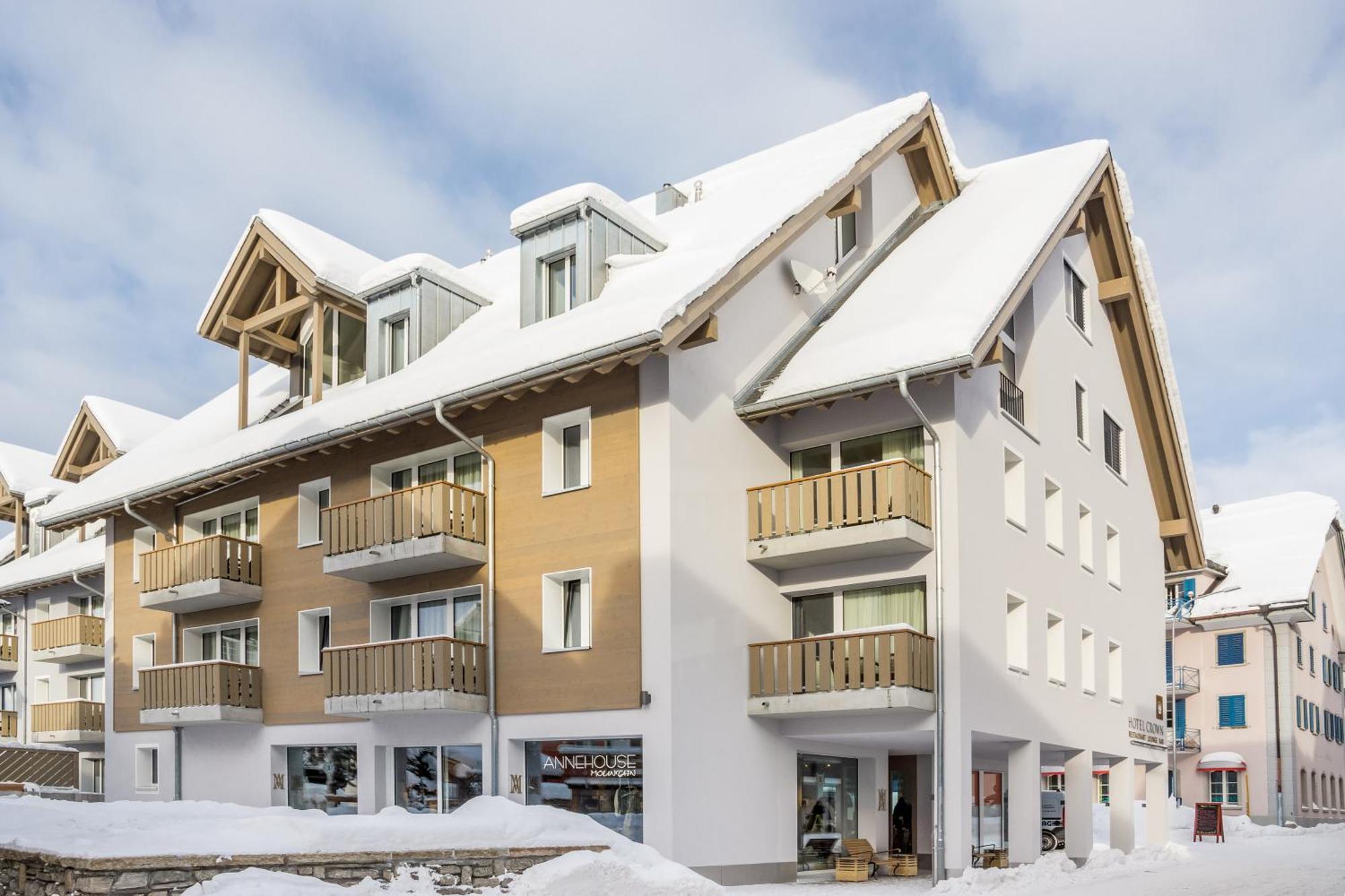 Crown Apartment
